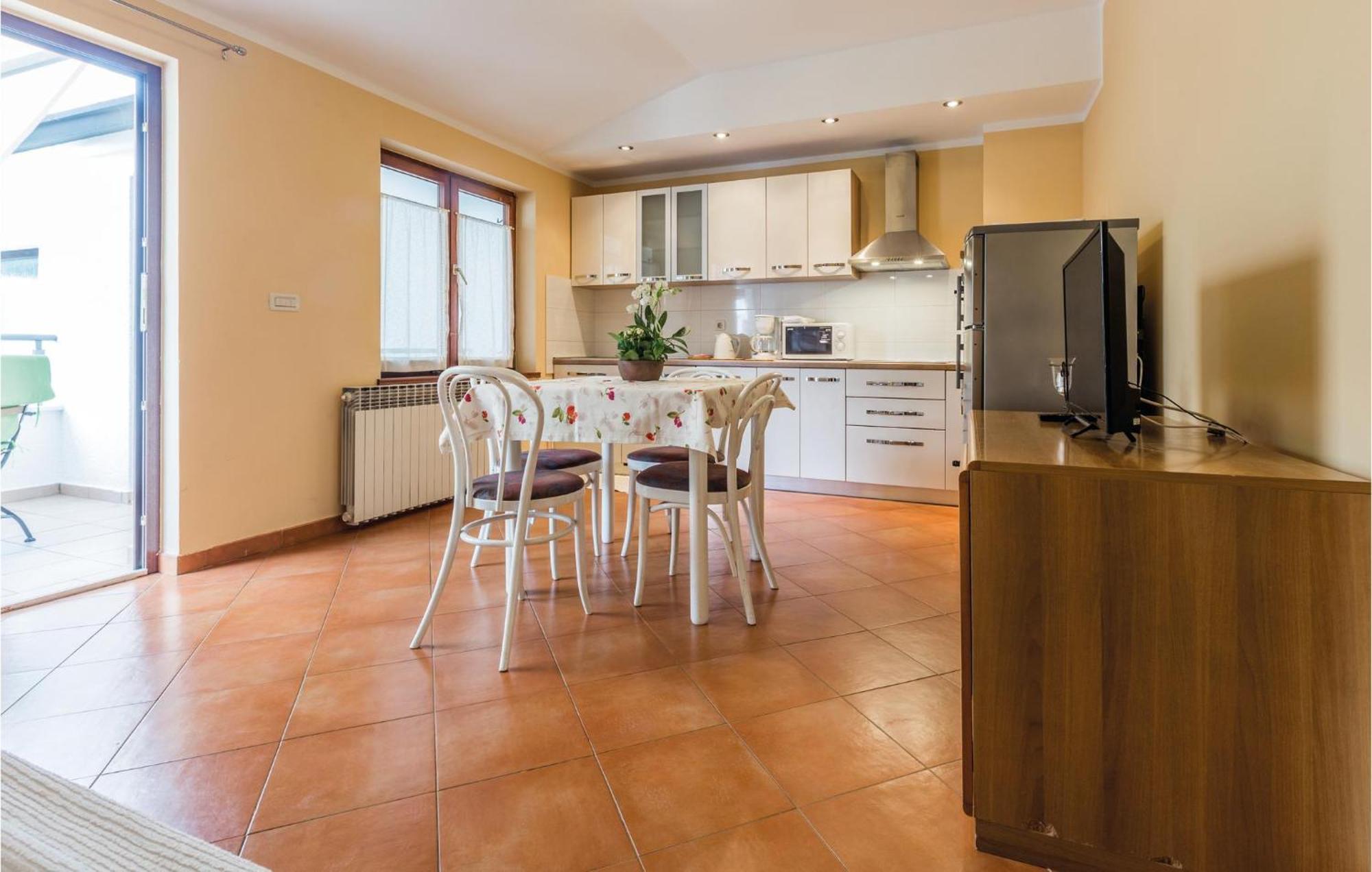 Gorgeous Apartment In Porec With Kitchen Exterior photo