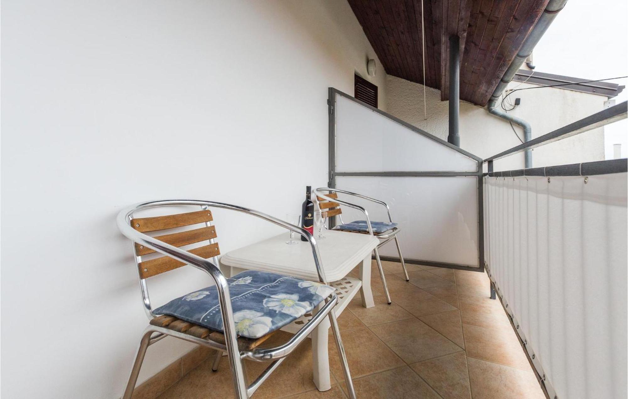 Gorgeous Apartment In Porec With Kitchen Exterior photo